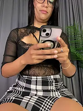 Val12777n Live XXX chat