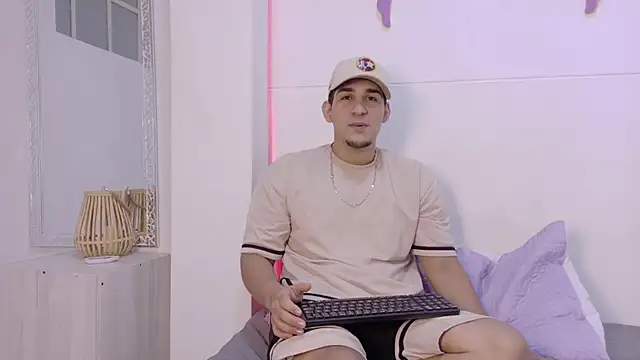 צ'אט XXX בשידור חי של Massimo_11