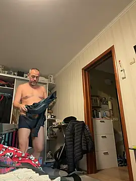 Frosl élő XXX-chatje
