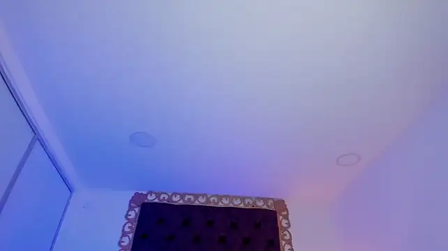 Chat +18 de ValeriaCardenas_ ao vivo