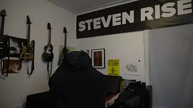 Chat +18 de StevenRiseNYC ao vivo