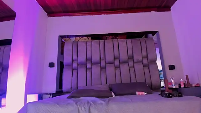 NikkySmiith's Live XXX Chat