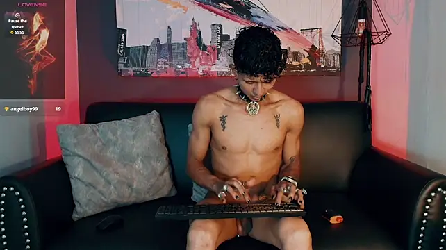 Maximoking26's Live XXX Chat