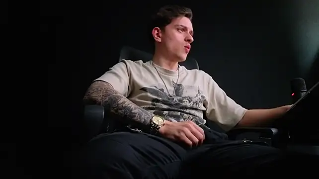 Chat +18 de FelixStarkk ao vivo