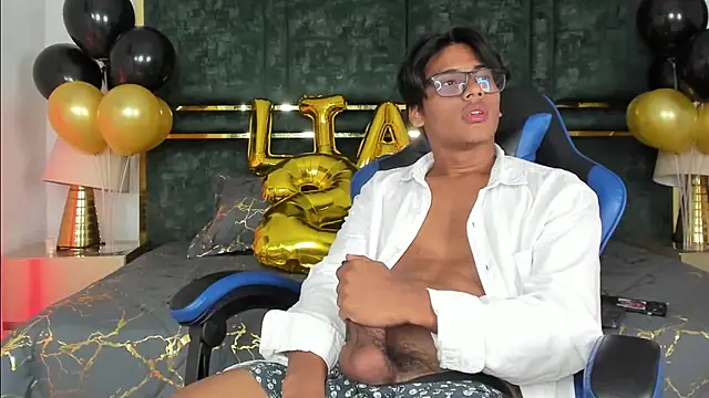 LiamKronn Live XXX chat