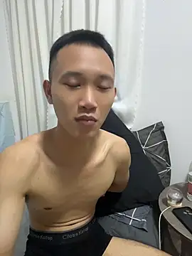 lun_kai Adlı Modelin Canlı XXX Sohbeti