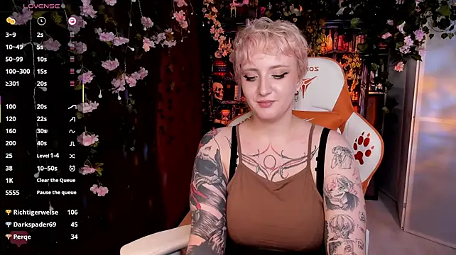 Chatroom XXX en direct de AsheLucker