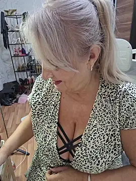 AvrilMillers Live XXX-Chat
