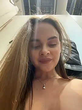 Chat +18 de KristiRich ao vivo