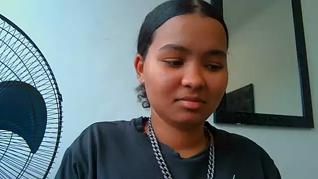 indianaphrodite1 Live XXX-Chat