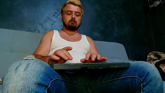 CLOUDYMarkWayne – Naživo XXX chat