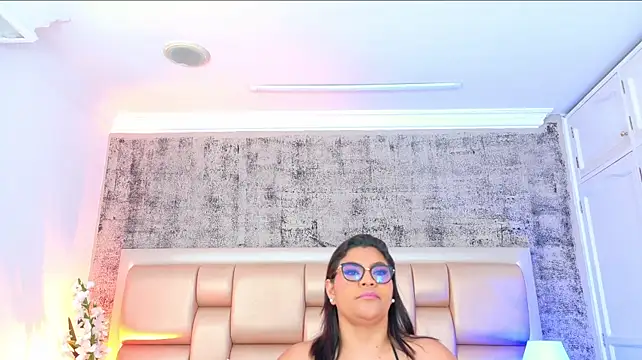 Chatroom XXX en direct de SelennaCooper