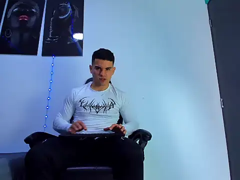 DarellTheseo's Live XXX Chat