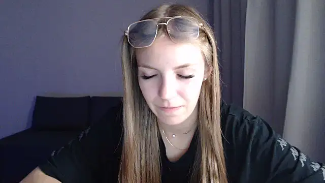 HitGyrl Adlı Modelin Canlı XXX Sohbeti