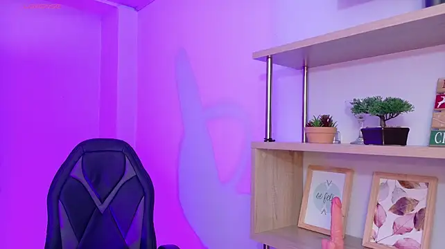 EmmiShery Chat XXX live