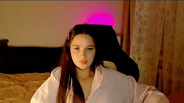 KiraVair's Live XXX Chat