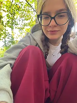 MilliWish - LUSH inside+massage PUSSY on the STREET