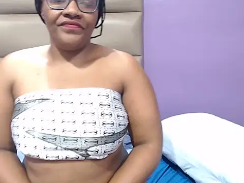 Chatroom XXX en direct de BustyMomo
