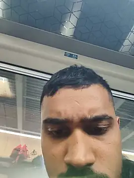 Mrgill09 লাইভ XXX চ্যাট
