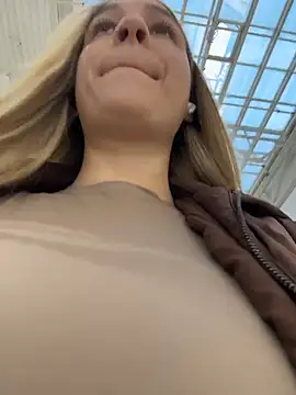 Chat XXX ao vivo de SashaCatt