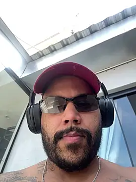 aleparrudo 라이브 XXX 채팅