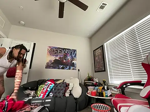 XXX chat uživo modela 4EVAGLACIERS