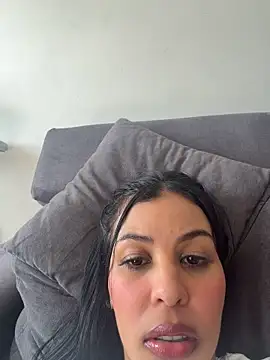 Valerie-S live XXX chat