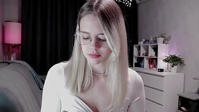 VivienJaques 即時 XXX 聊天