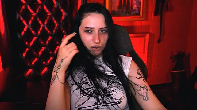 Chat +18 de MonicaLowes ao vivo