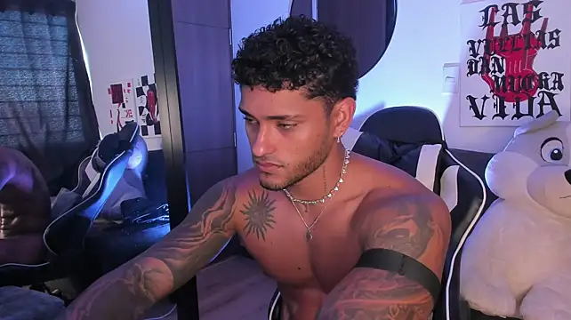 Alessandro_Vanni's Live XXX Chat