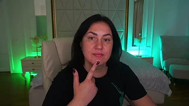 VelvetLuck live XXX chat