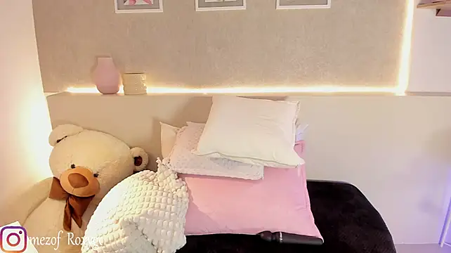 Roxannegomez - Cum creampie on my fav toy!🍦