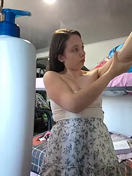 linda-schmidt Adlı Modelin Canlı XXX Sohbeti