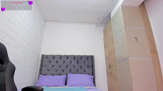 MichellePreston - striptease dance+suck nipples