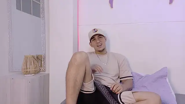 Czat XXX na żywo – Massimo_11