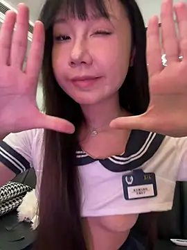 xiaoxiong168's Live XXX Chat