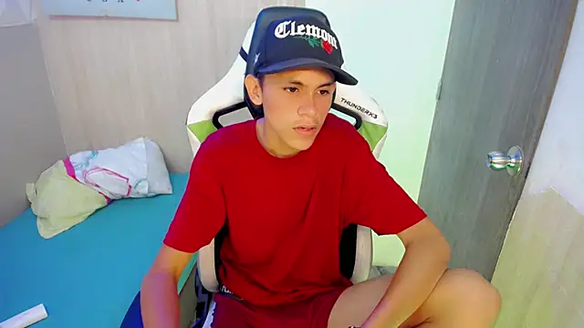 Asher_athlets' Live XXX Chat
