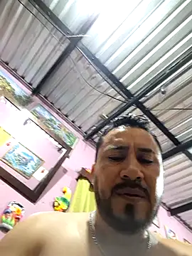 eumanzor43's Live XXX Chat