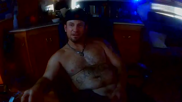 Tattoogonewild: διαδικτυακό σόου στην κάμερα