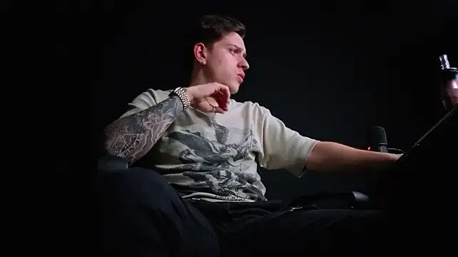 FelixStarkk – Naživo XXX chat