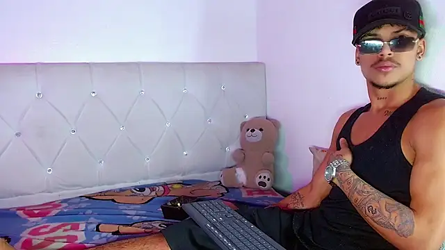 Chat +18 de Angel_foxc13 ao vivo