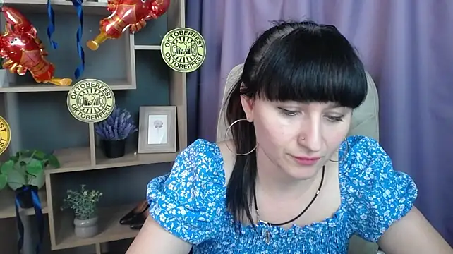 NinaFlawlees 即時 XXX 聊天