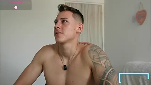 دردشة Muscle_King_Cum الجنسية المباشرة
