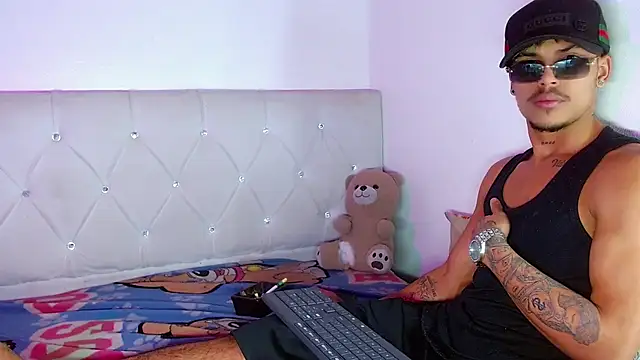 Chat +18 de Angel_foxc13 ao vivo