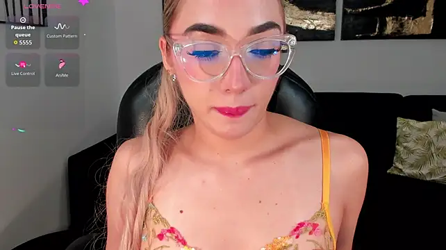 SophieLafont Live XXX Chat
