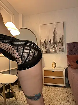 HoneyMollyX - MAKE ASS OILY + SPANKING TILL RED 🍑🔥