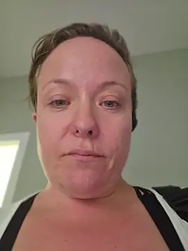 julimonroe's Live XXX Chat
