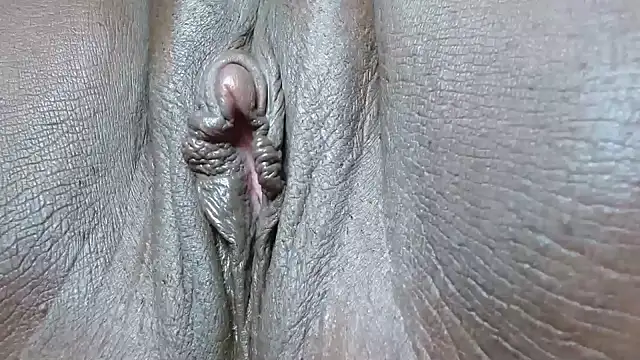 צ'אט XXX בשידור חי של morenahott1