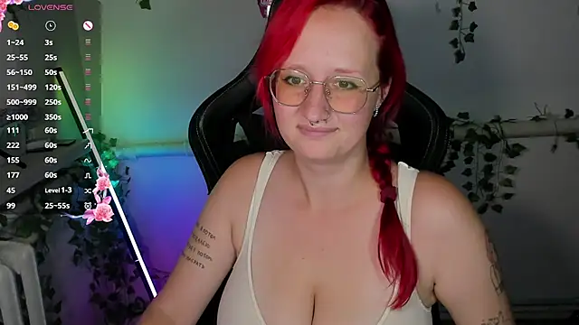 KrisTyBooBsin Chat XXX in diretta