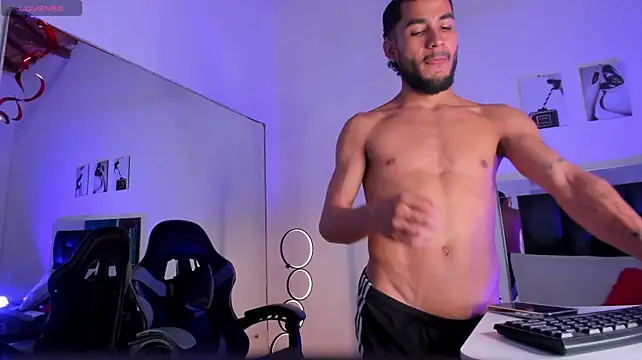 maxpower830 Live XXX-chat